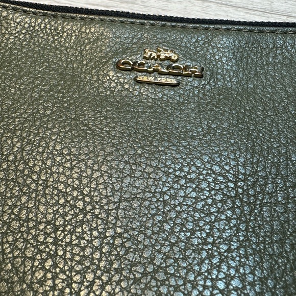 Coach Olive Leather Wristlet with Gold Accents 👑 - Picture 3 of 8